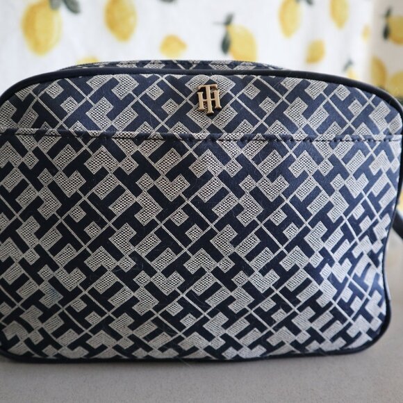 Tommy Hilfiger Crossbody Fabric Bag - Picture 2 of 13